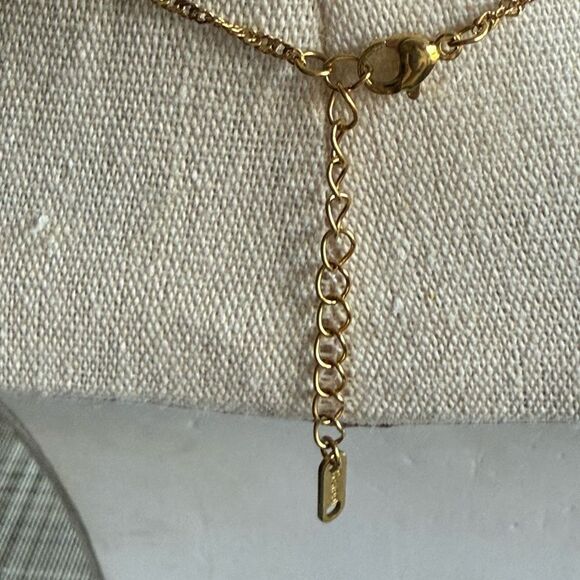 NWOT Dragon Fly Imperial Jade & Cubic Zirconia Gold Plated Necklace. - Picture 6 of 7